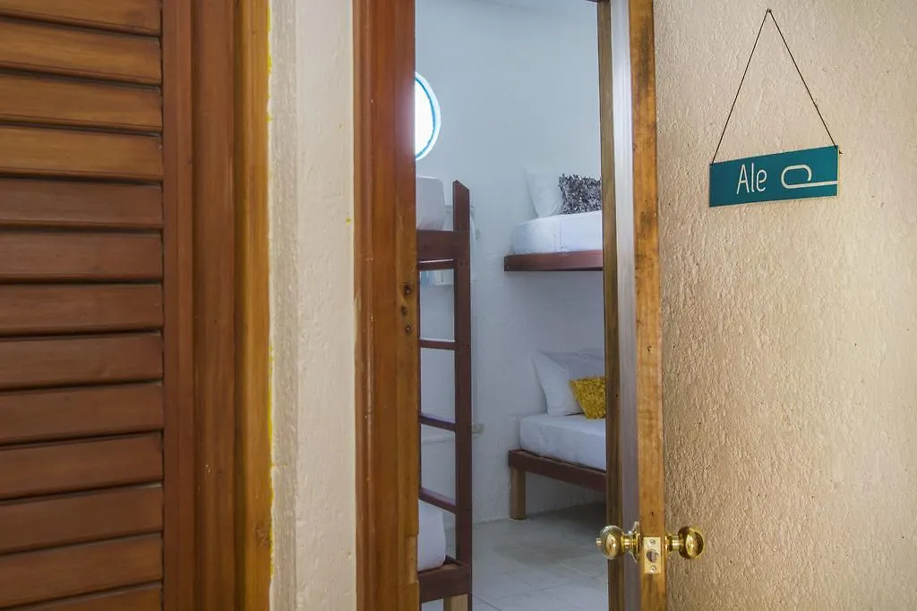 קוזומל Beds Friends Hostel