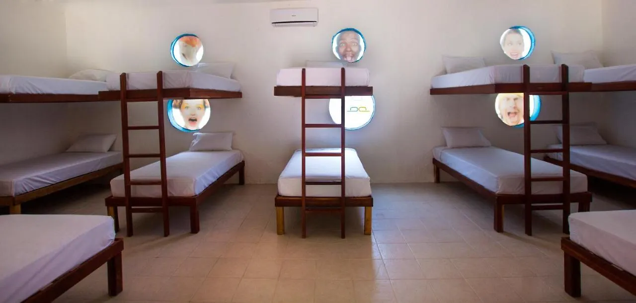 Beds Friends Hostel Cozumel